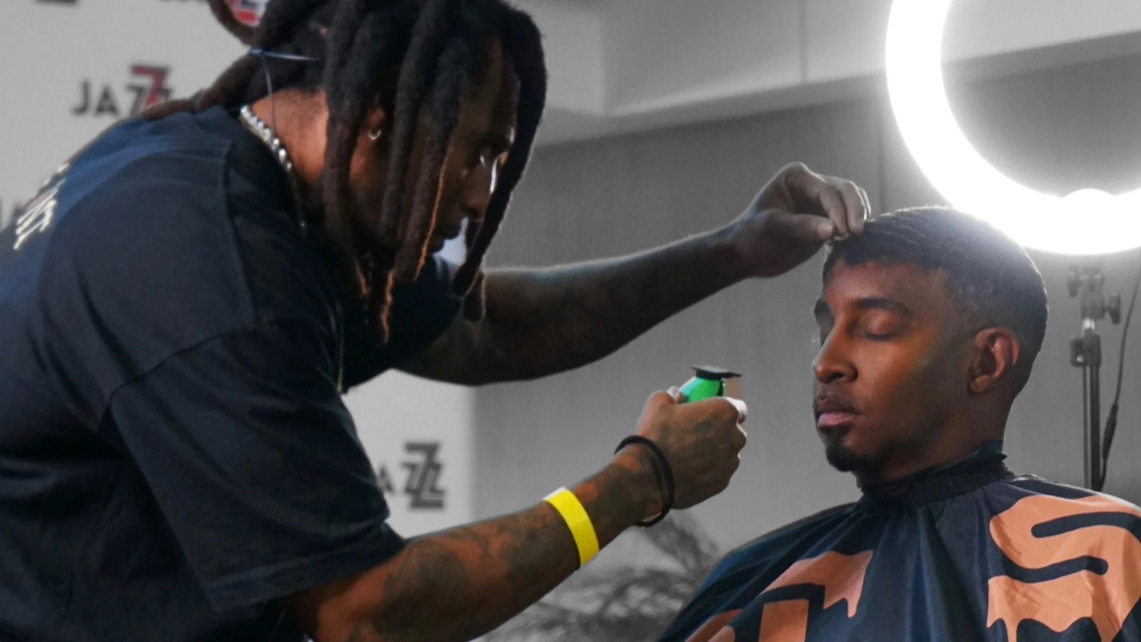 Premium Barber Cape - Image 7